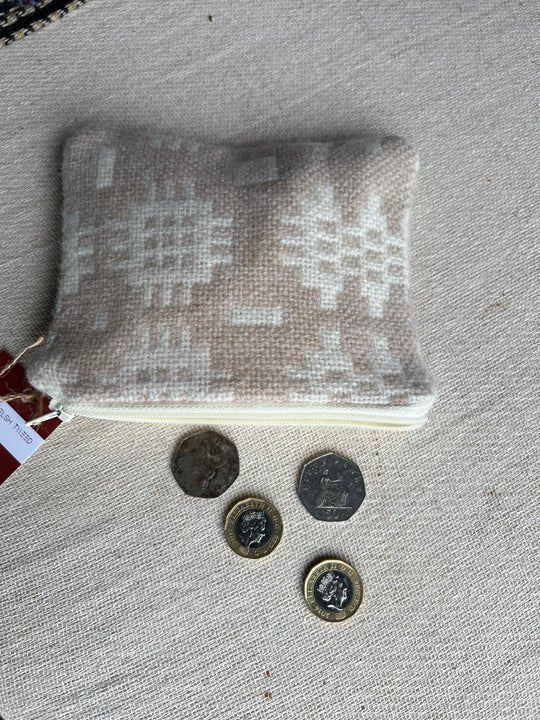 Welsh Tapestry Coin Purse - A Welsh Secret - Welsh Tweed - Clothing - Cream -